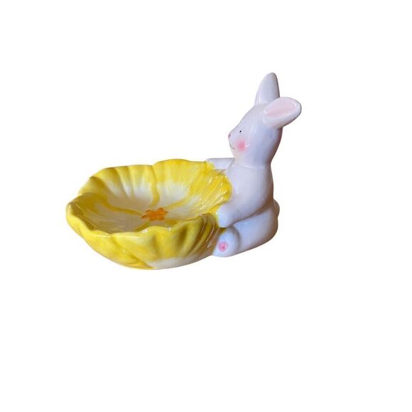 Vintage embossed floral, ceramic dish with rabbit/bunny spring Easter - Picture 1 of 3
